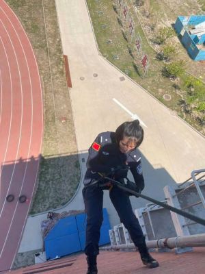 热血女特警无敌版操作指南