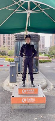 女业主喜欢上了保安!网友:保安也可以逆转人生