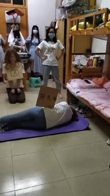 有没有适合四人在寝室玩的游戏,不是在手机上玩