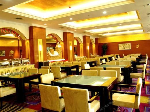 亲从豁口公交站到兴庆路皇后大酒店需要多少钱?