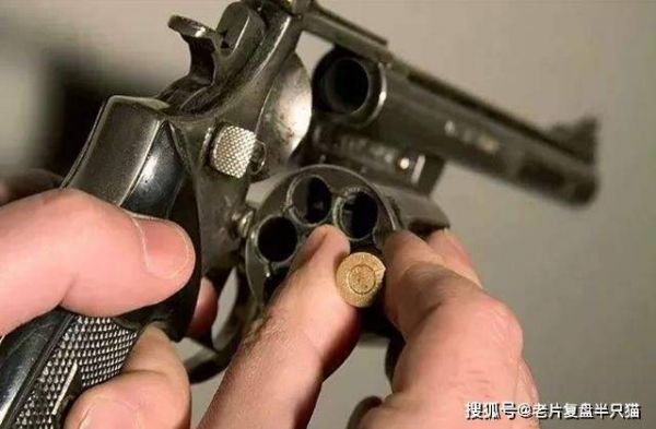 万里归途中的手枪游戏是什么原理